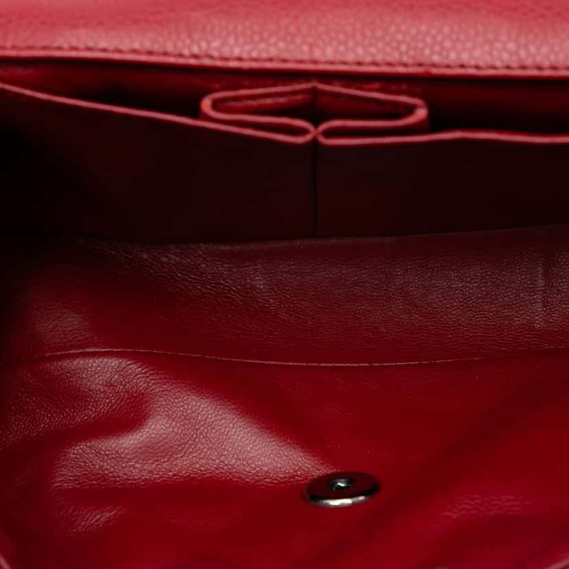Chanel Classic Caviar East West Single Flap Red Leather Good condition - Model View