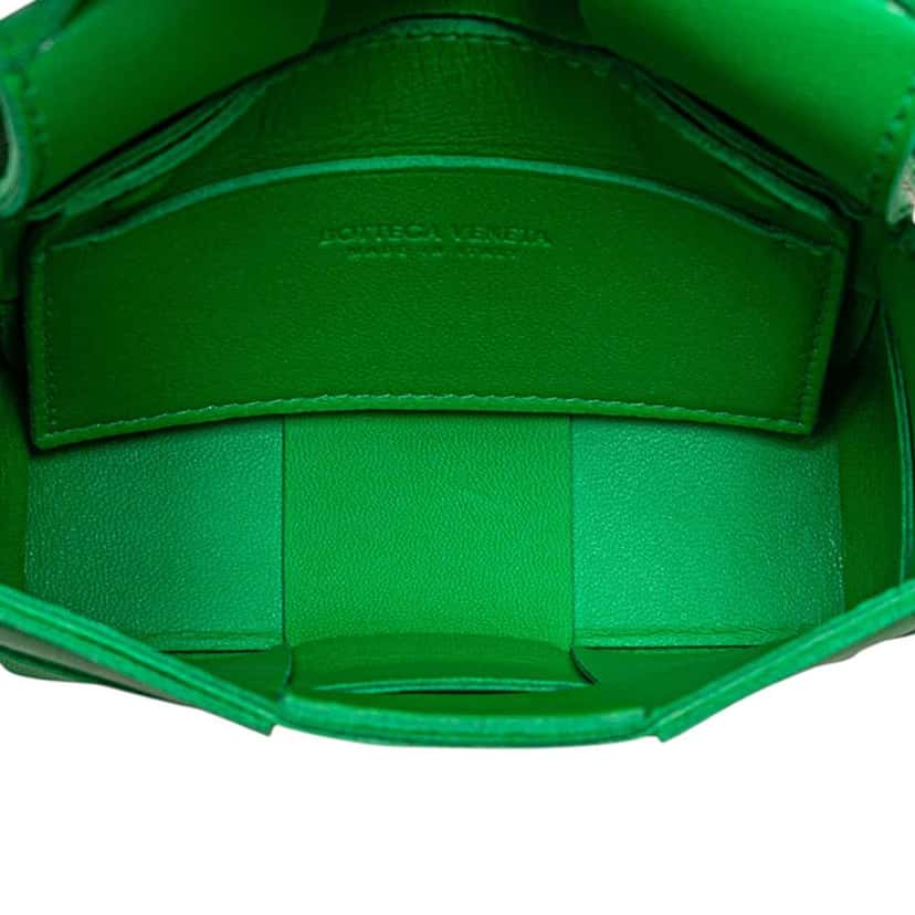 Bottega Veneta Candy Nappa Intrecciato Cassette Crossbody Green Leather Good condition - Model View