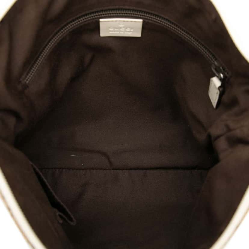 Gucci GG Canvas Crossbody Brown Canvas Good condition - Model View