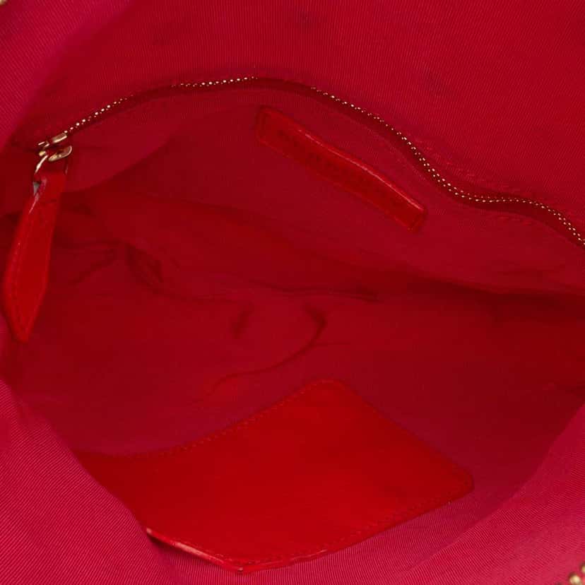 Burberry PVC Prorsum Petal Crossbody Red Good condition - Model View