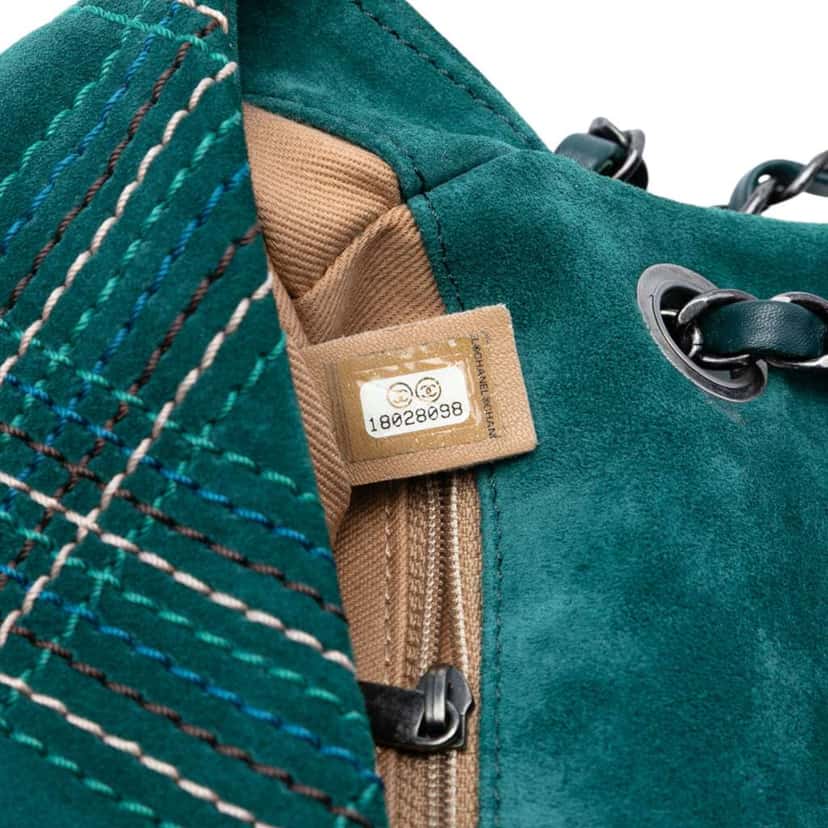 Chanel Paris Edinburgh Medium Stitched Suede Saltire Single Flap Green Leather Good condition - Box View