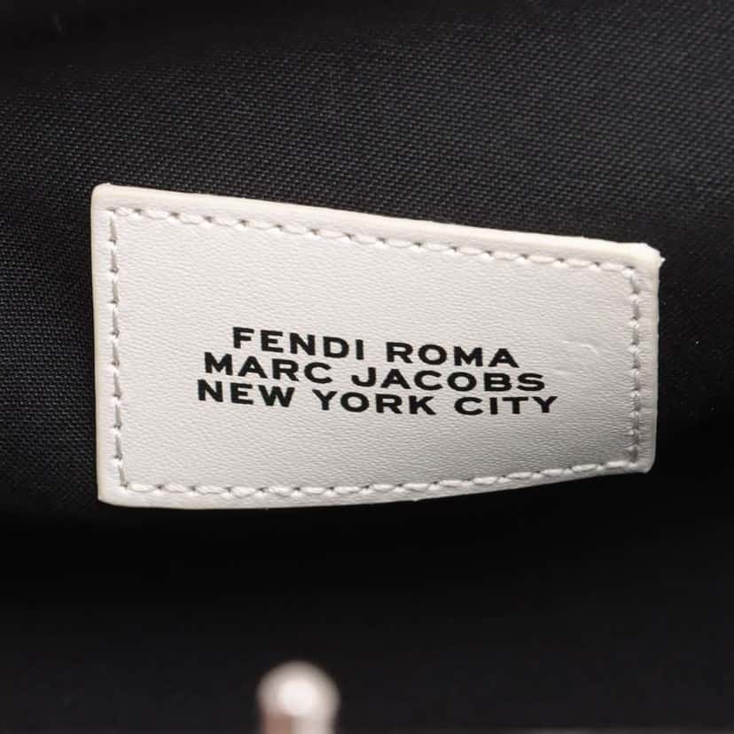 Fendi Marc Jacobs Midi Nappa Logo Print Fendi First Crossbody White Leather Good condition - Model View