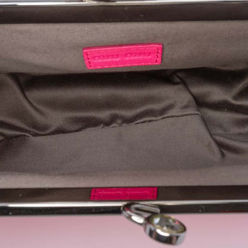 Miu Miu Matelasse Nappa Kiss Lock Frame Clutch Pink Leather Good condition - Model View