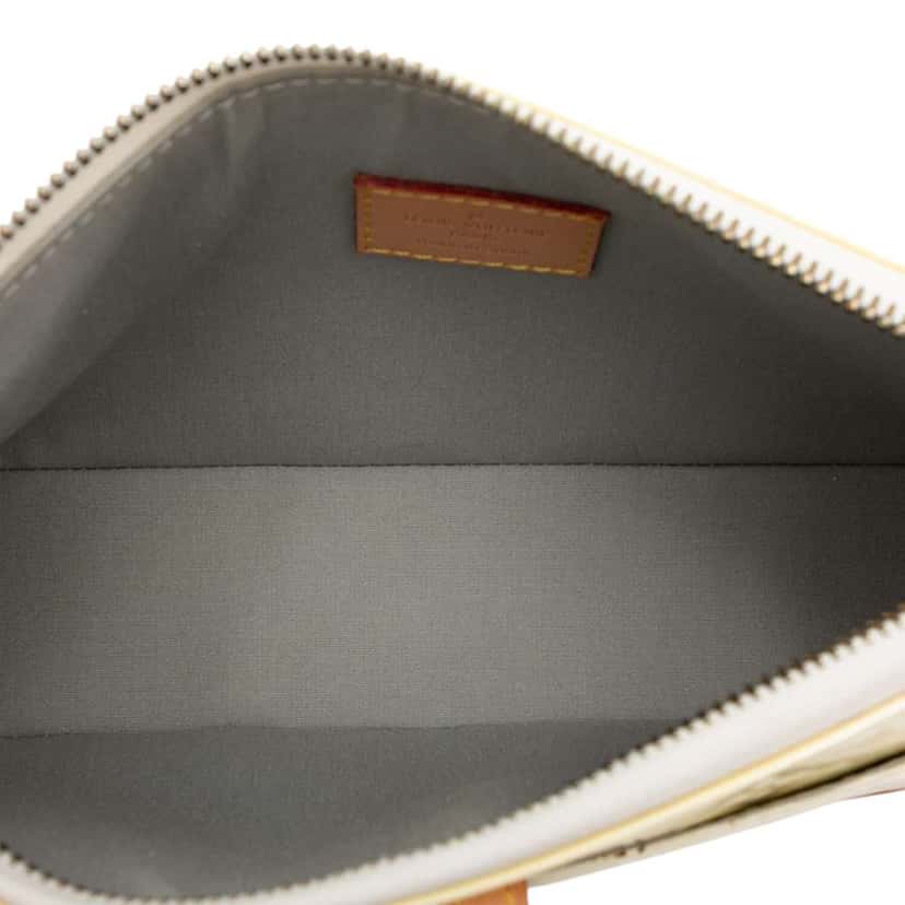 Louis Vuitton Monogram Vernis Mallory Square White Leather Good condition - Model View