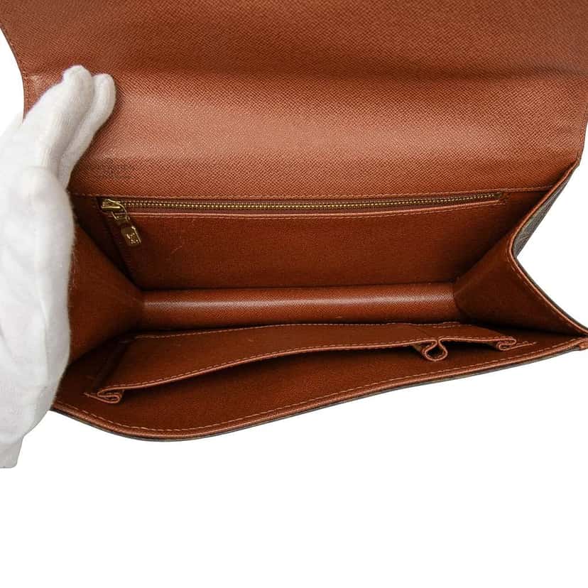 Louis Vuitton Monogram Pochette Dame PM Brown Good condition - Model View