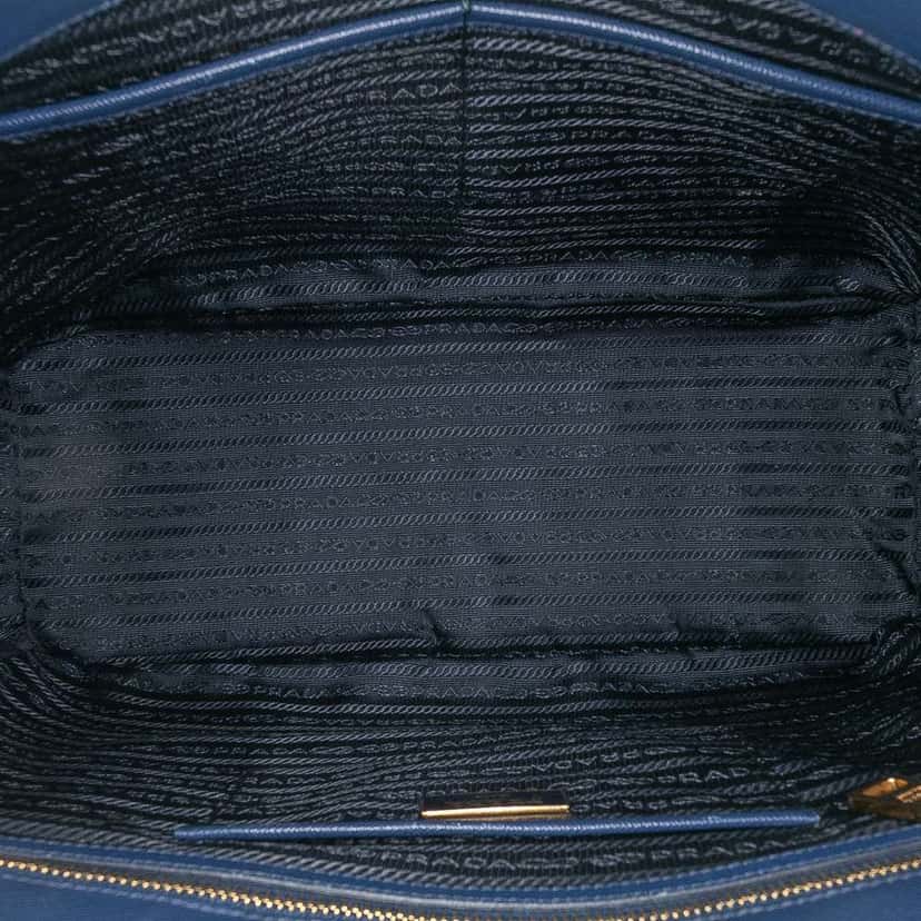 Prada Large Saffiano Lux Galleria Double Zip Tote Blue Leather Very good condition - Model View