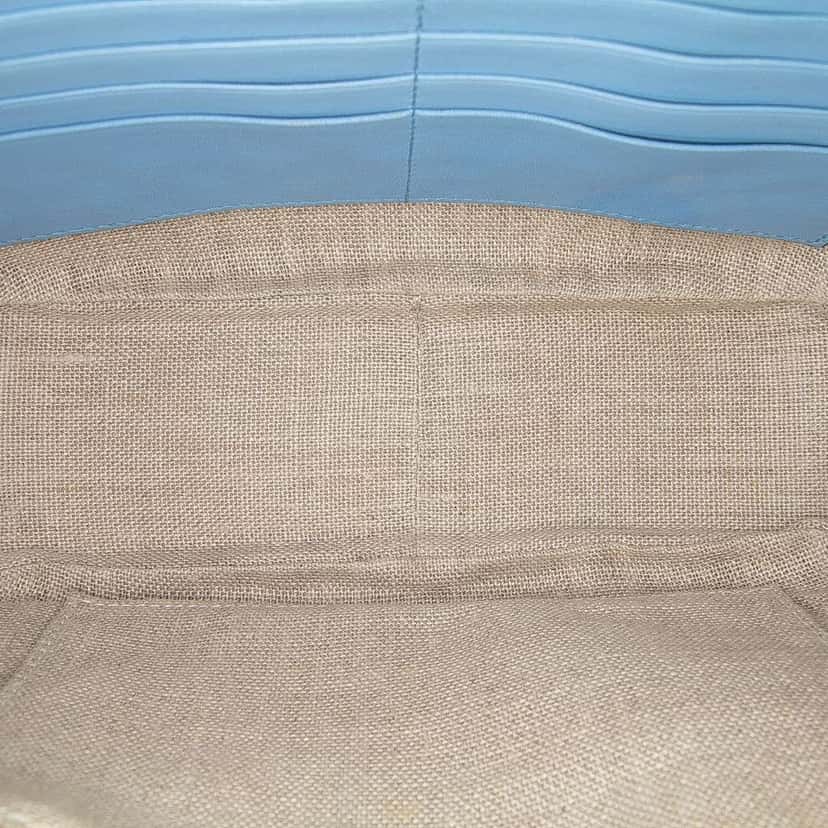 Gucci Mini Microguccissima Bree Crossbody Blue Leather Good condition - Model View