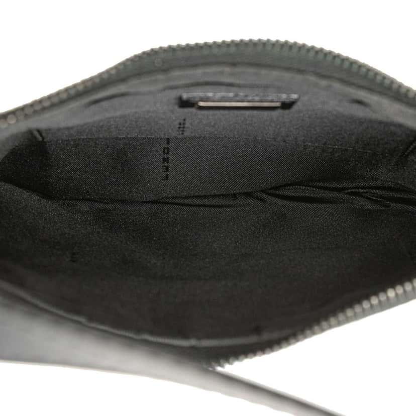 Fendi Zucchino Canvas Oyster Shoulder Bag Black Canvas Good condition - Model View