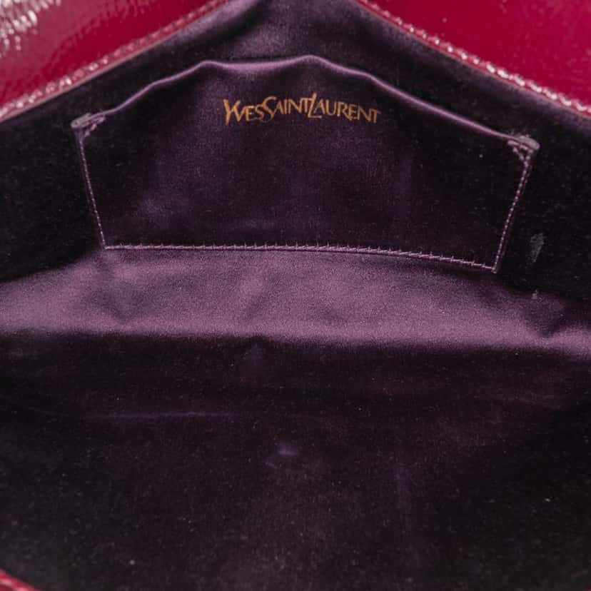 Saint Laurent Small Textured Patent Belle De Jour Clutch Red Leather Good condition - Model View