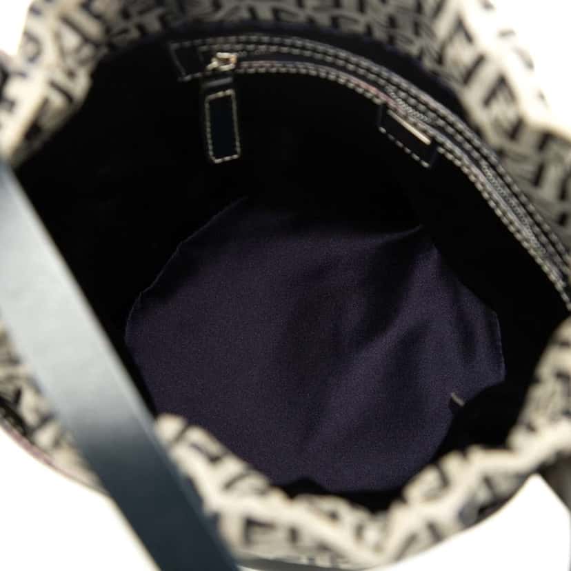 Fendi Zucchino Canvas Bucket Bag Grey Canvas Good condition - Model View