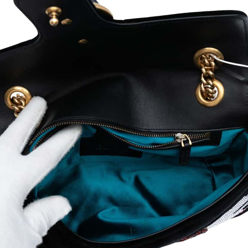 Gucci Medium GG Marmont Matelasse Velvet Sequin Embellished Shoulder Bag Black Velvet Good condition - Model View
