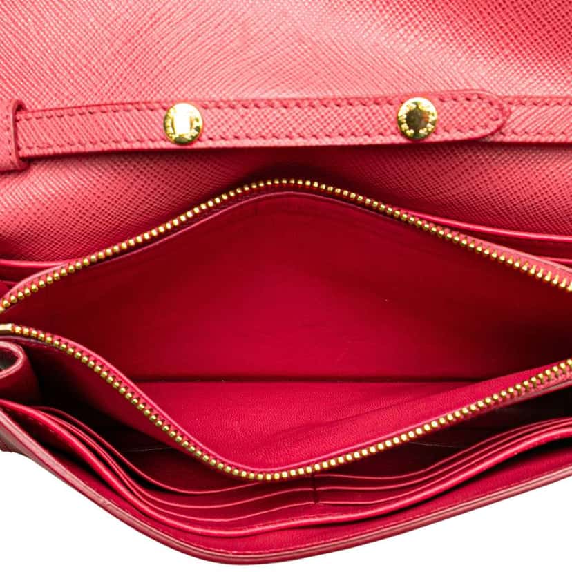Prada Saffiano Lux Bow Wallet On Strap Pink Leather Good condition - Model View