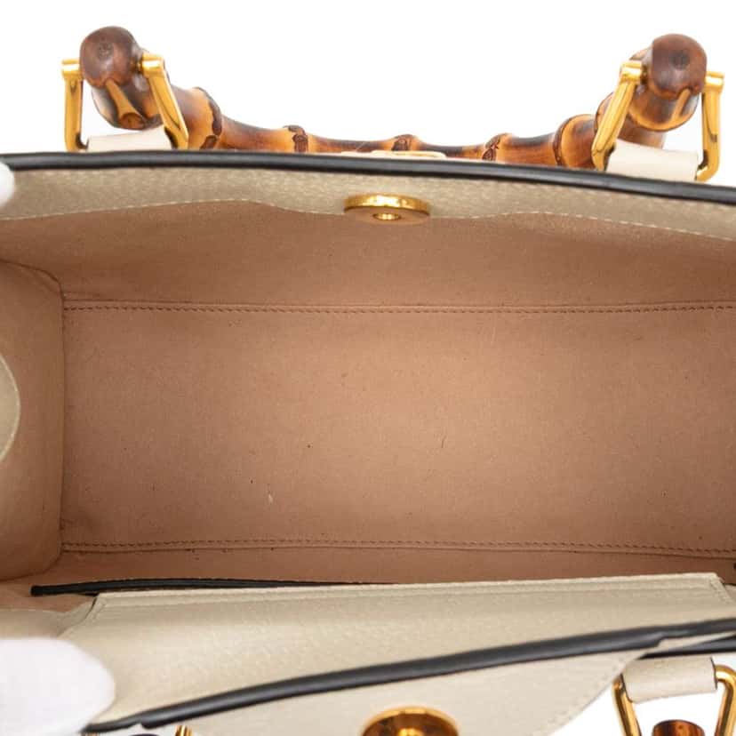 Gucci Medium Leather Bamboo Diana Satchel White Leather Good condition - Model View