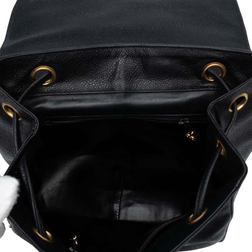 Chanel CC Caviar Turn Lock Backpack Black Leather Good condition - Model View