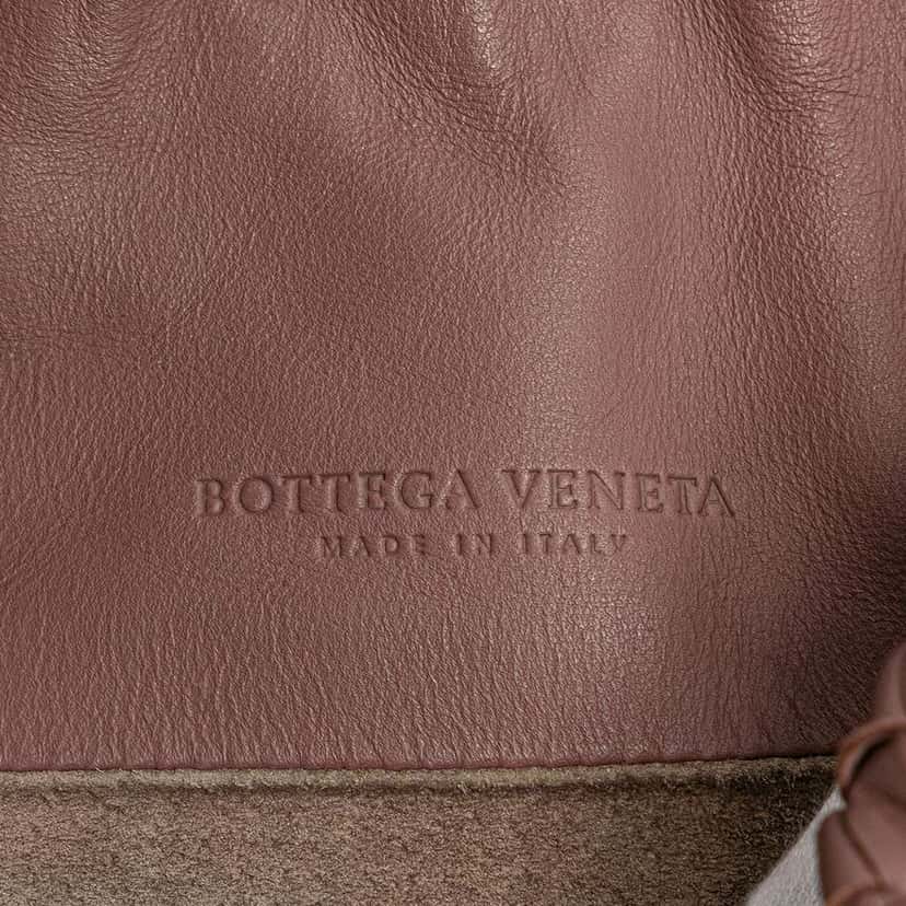 Bottega Veneta Medium Nappa Intrecciato Tassel Drawstring Crossbody Pink Leather Good condition - Box View