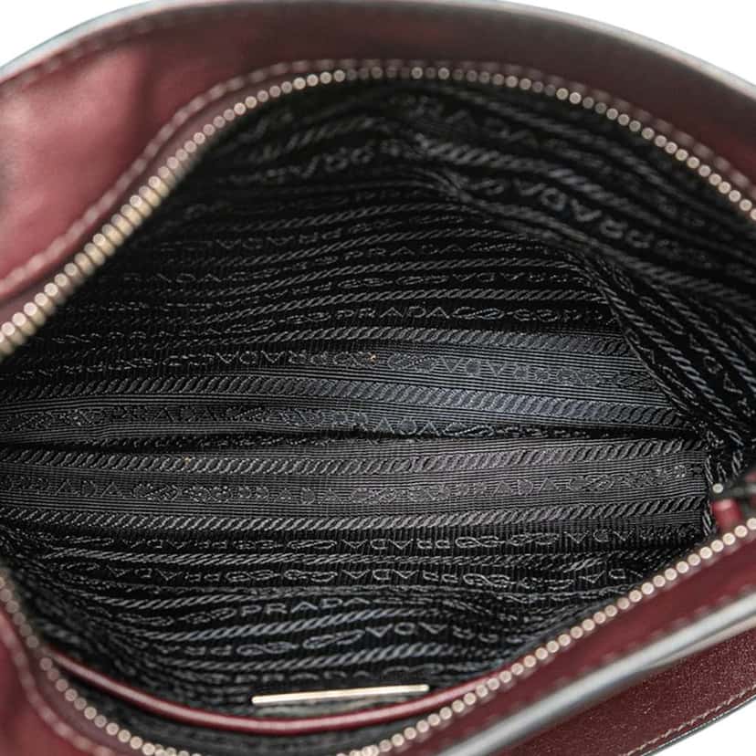 Prada Grace Lux Front Pocket Crossbody Red Leather Good condition - Model View