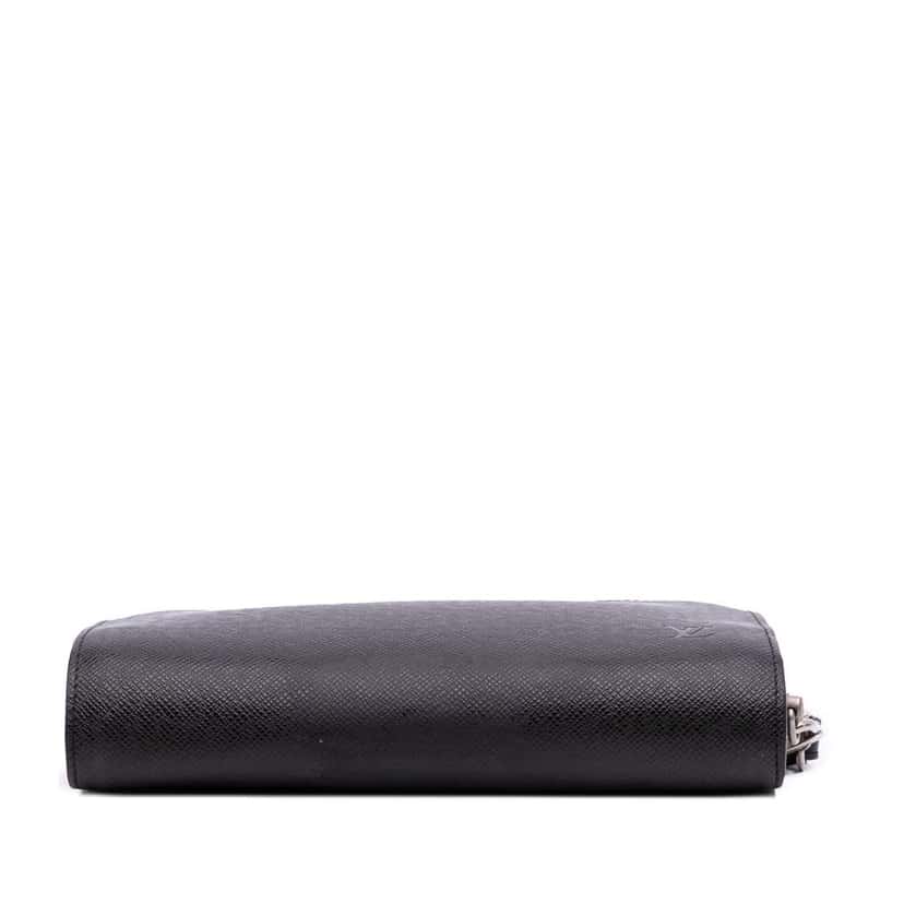 Louis Vuitton Taiga Pochette Baikal Black Leather Fair condition - Inside View