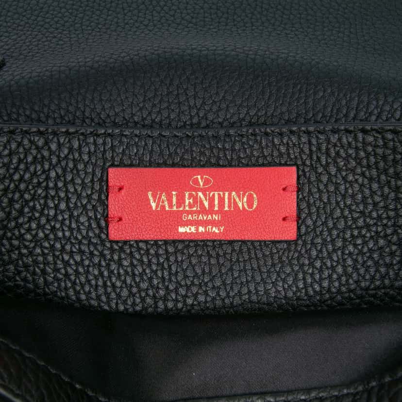 Valentino Pebbled Calfskin Rockstud Wallet On Chain Black Leather Good condition - Box View