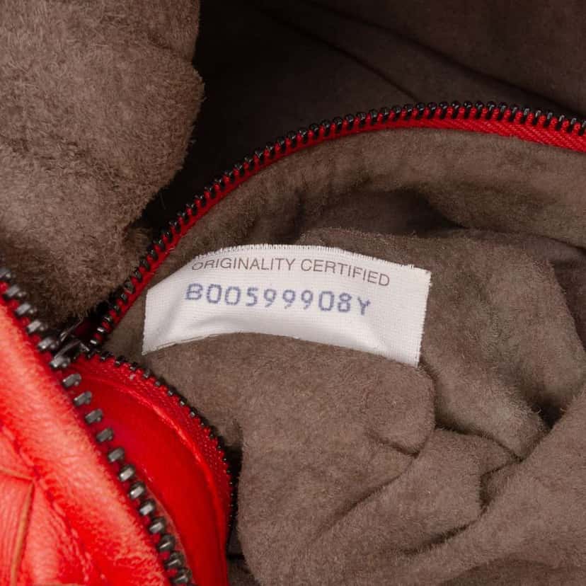 Bottega Veneta Nappa Intrecciato Montaigne Shoulder Bag Red Leather Good condition - Box View