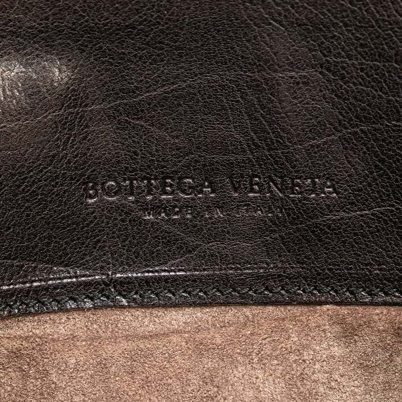 Bottega Veneta Intrecciato Trimmed Iridescent Calfskin Scarabee Crossbody Purple Leather Good condition - Box View