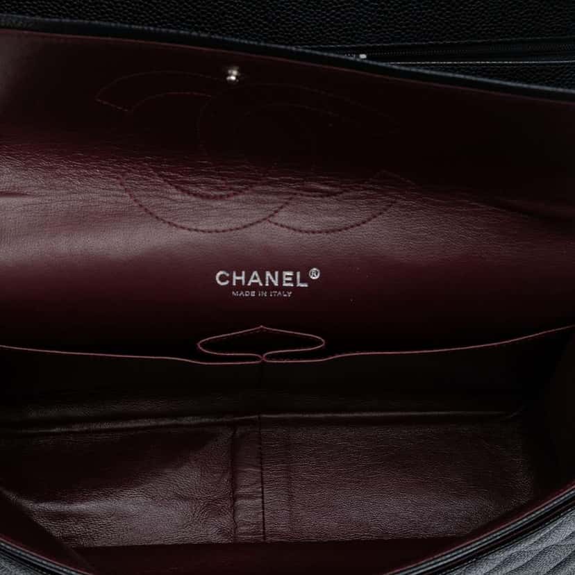 Chanel Jumbo Classic Caviar Double Flap Black Leather Good condition - Model View