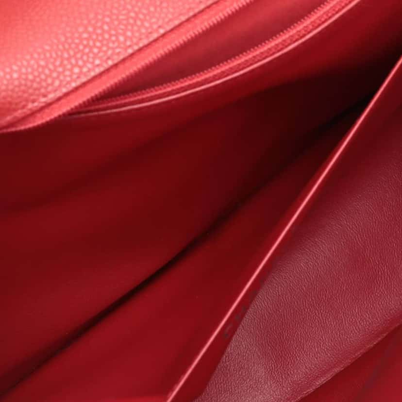 Chanel Maxi Classic Caviar Single Flap Red Leather Good condition - Model View