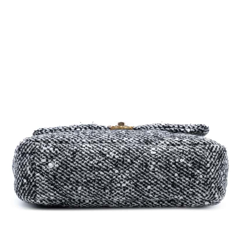 Chanel Large Tweed 19 Flap Grey Tweed Good condition - Inside View