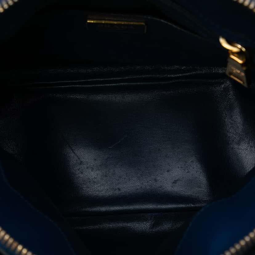 Prada Medium Saffiano Cuir Dome Satchel Blue Leather Good condition - Model View