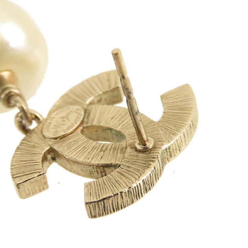 Chanel Gold Plated Enamel CC Faux Pearl Drop Earrings Gold Metal Good condition - Box View