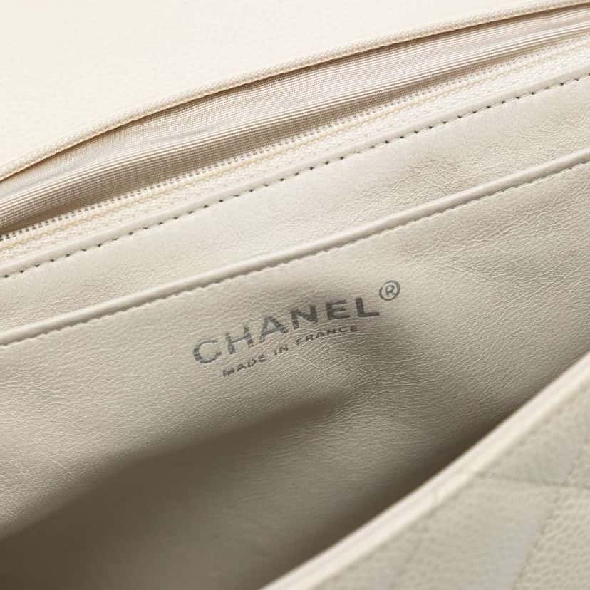 Chanel Jumbo Classic Caviar Bijoux Chain Single Flap White Leather Good condition - Box View