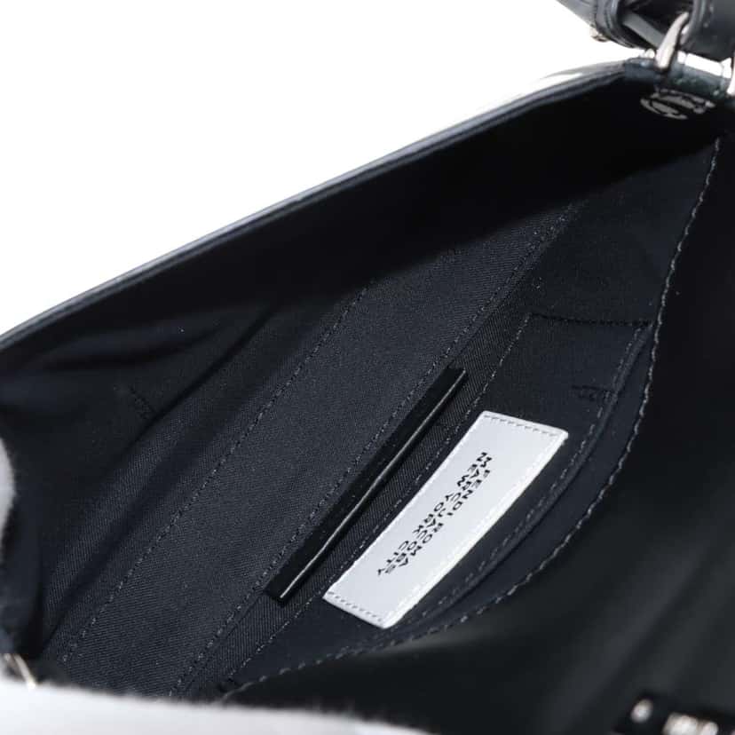 Fendi Marc Jacobs Nappa Vitello King Logo Print Baguette Phone Pouch Satchel White Leather Good condition - Inside View