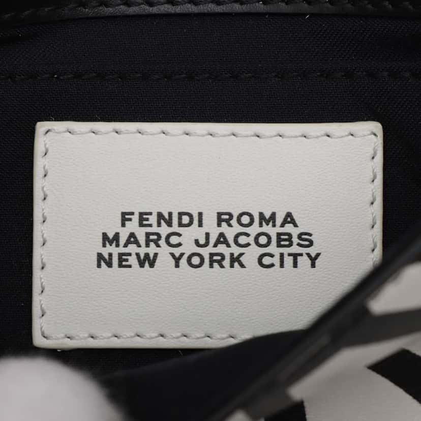 Fendi Marc Jacobs Nappa Vitello King Logo Print Baguette Phone Pouch Satchel White Leather Good condition - Box View