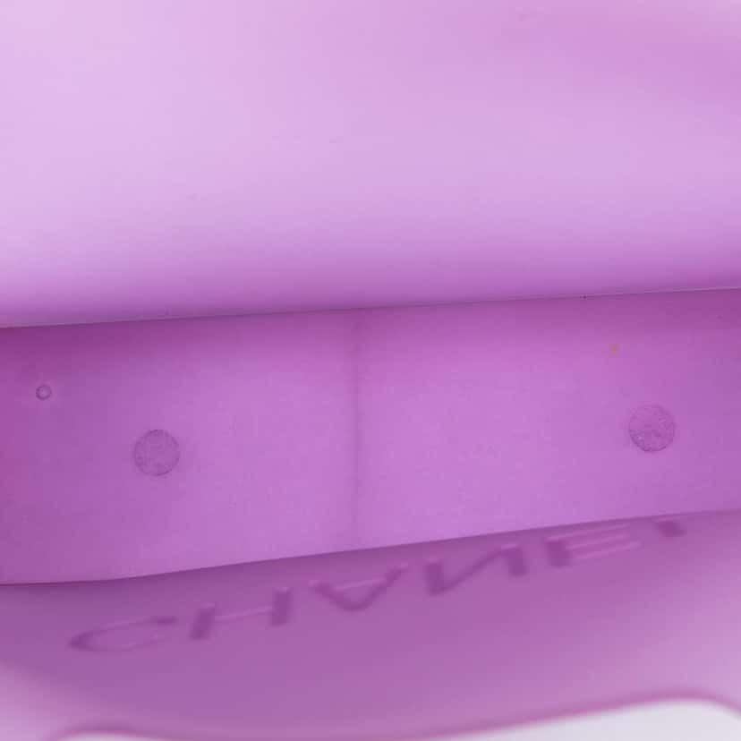 Chanel Small Rubber Logo Jelly Tote Purple Good condition - Model View
