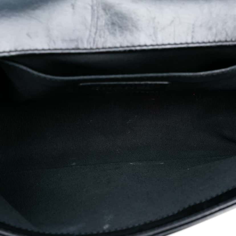 Chanel Old Medium Shearling Boy Flap Black Good condition - Model View