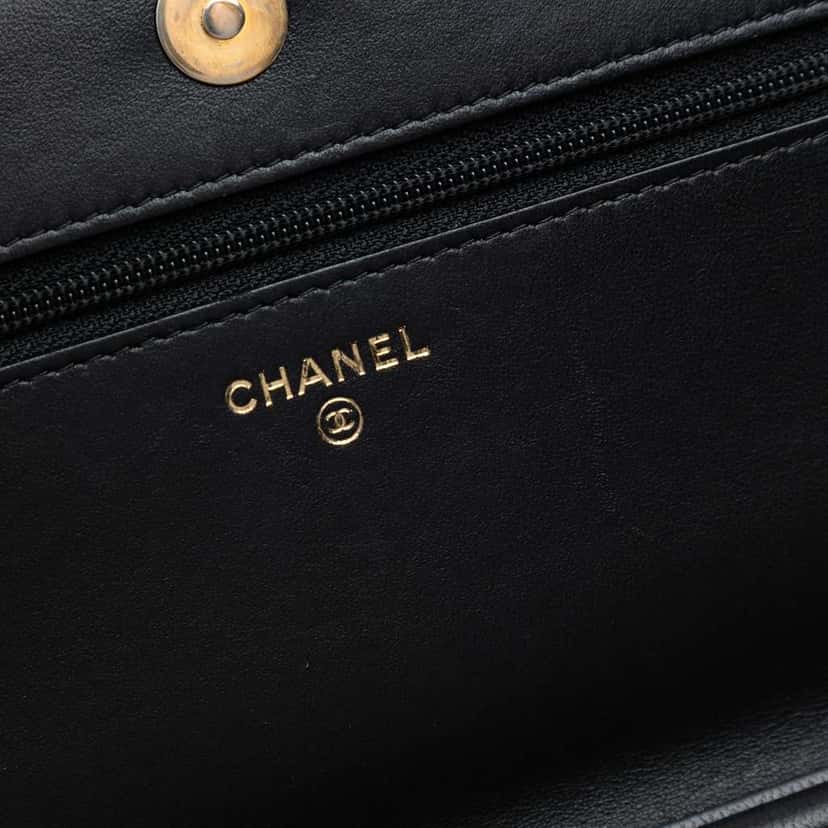 Chanel Chevron Quilted Calfskin Boy Wallet On Chain Black Leather Good condition - Box View
