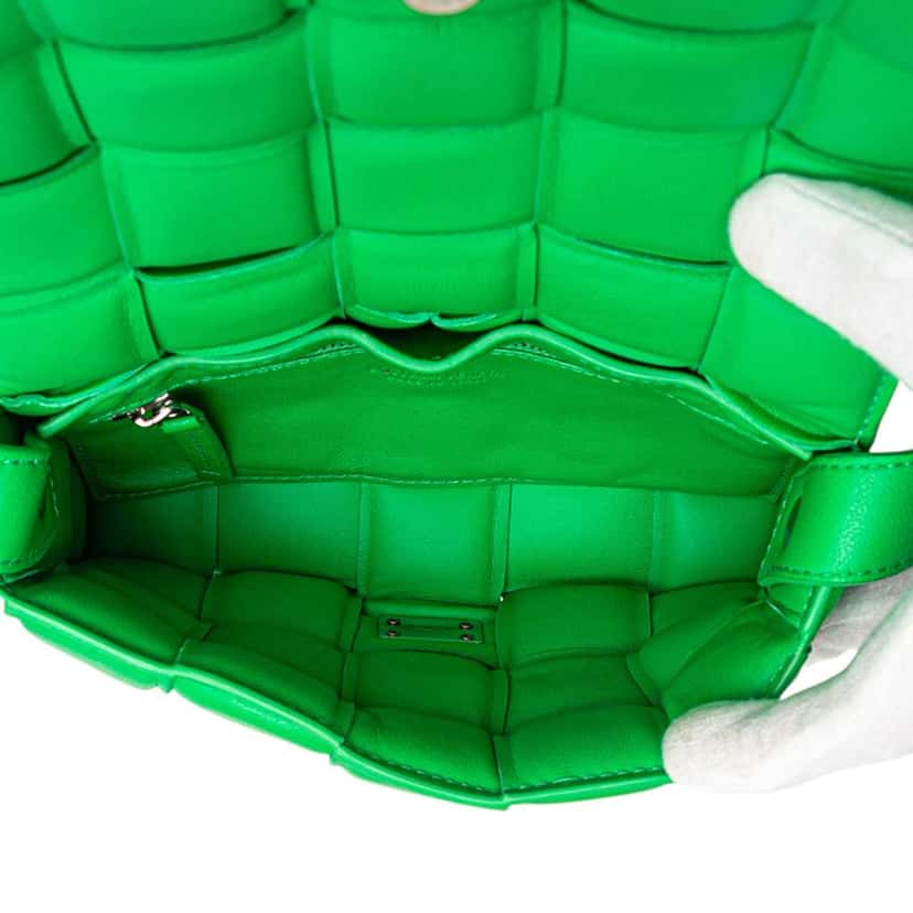 Bottega Veneta Small Nappa Intrecciato Padded Cassette Crossbody Green Leather Good condition - Model View