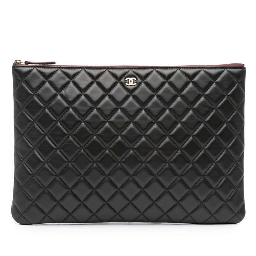 Chanel Large Quilted Lambskin O Case Clutch Black Leather Good condition - Front View