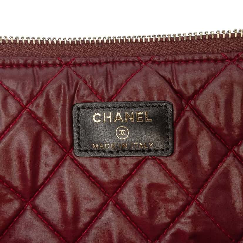 Chanel Large Quilted Lambskin O Case Clutch Black Leather Good condition - Box View