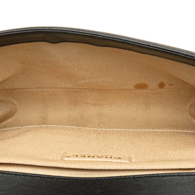 Chanel Old Medium Chevron Lambskin Stitched Boy Flap Black Leather Good condition - Model View