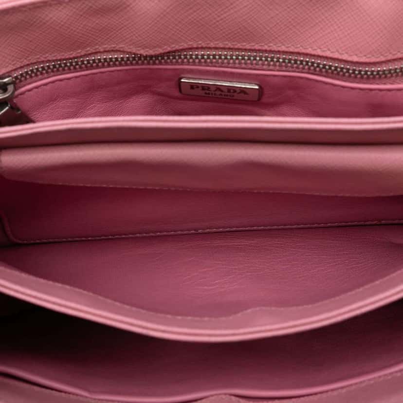 Prada Saffiano Lux Lock Chain Flap Pink Leather Good condition - Model View
