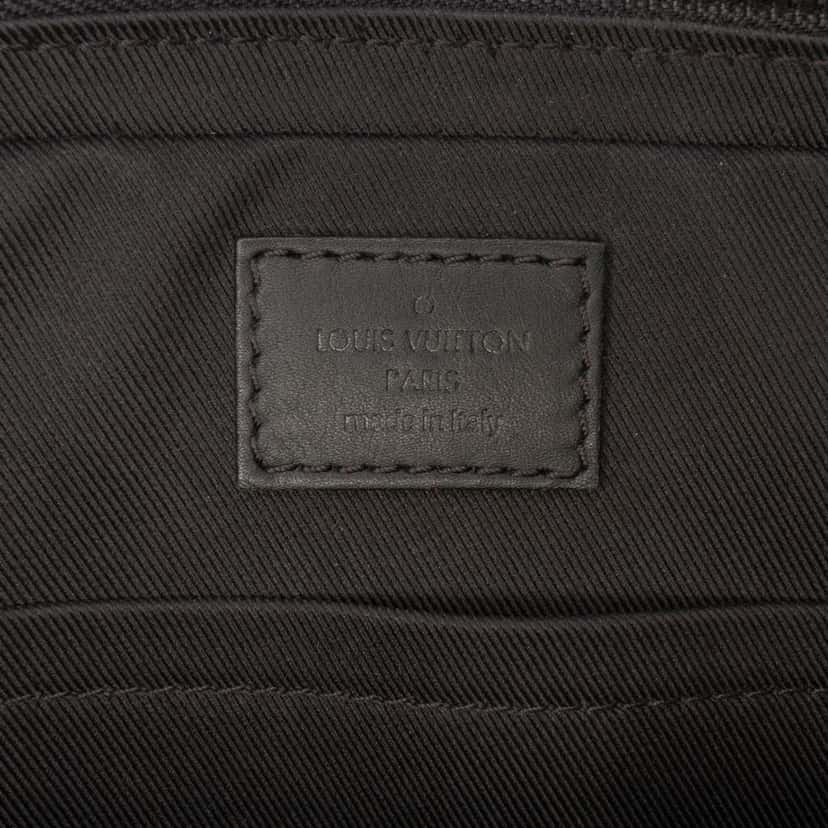 Louis Vuitton Damier Infini District Pochette Black Leather Good condition - Box View