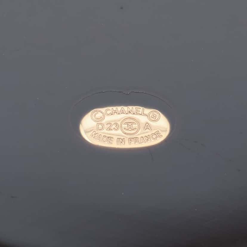 Chanel Resin Rue Cambon Brooch Red Good condition - Model View