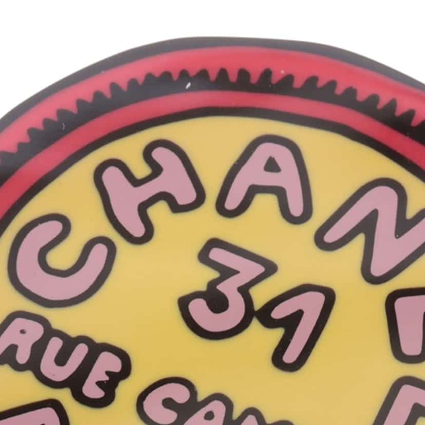 Chanel Resin Rue Cambon Brooch Red Good condition - Box View