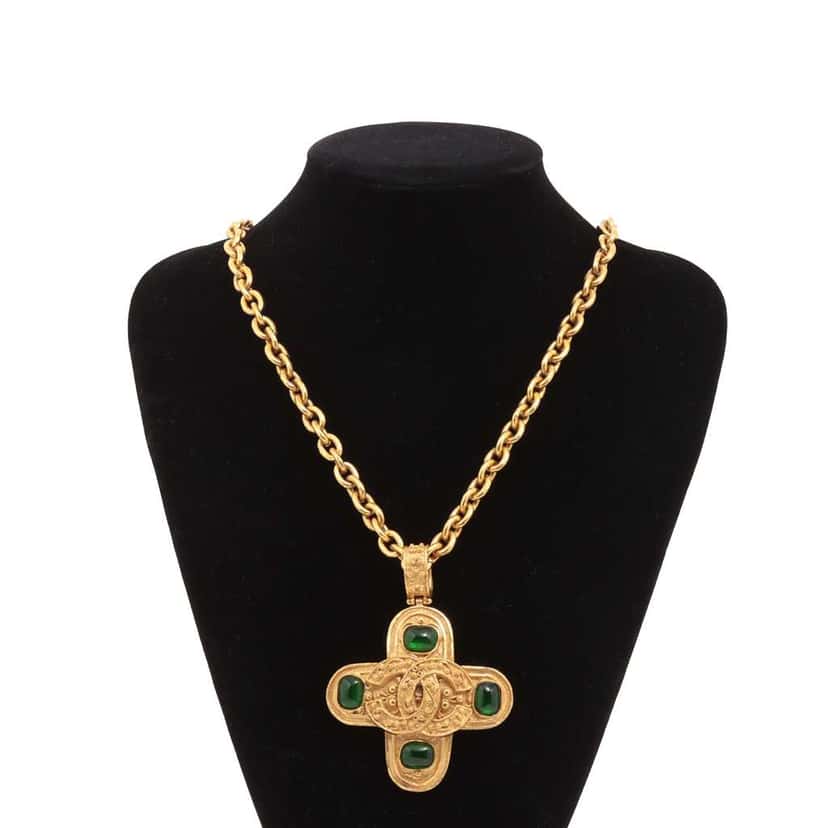 Chanel CC Gold Plated Gripoix Cross Pendant Necklace Gold Metal Good condition - Box View