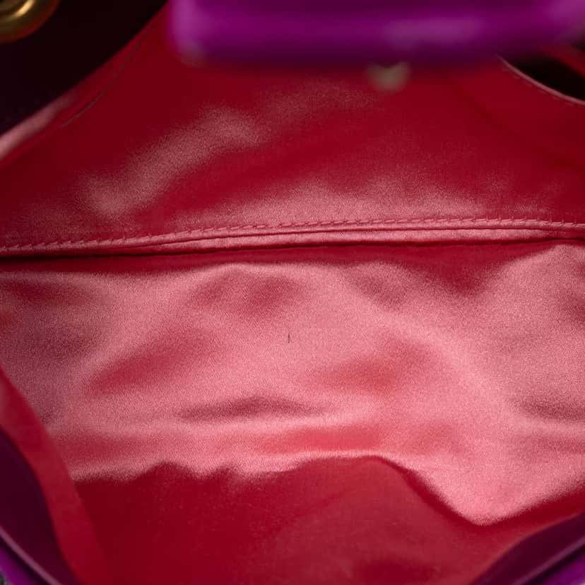 Gucci Small GG Marmont Matelasse Velvet Crystal Embellished Shoulder Bag Purple Velvet Good condition - Model View