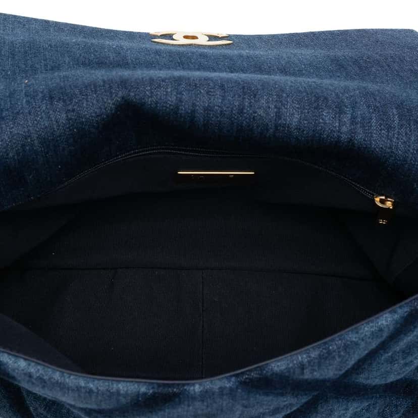 Chanel Large Denim 19 Flap Blue Denim Good condition - Model View
