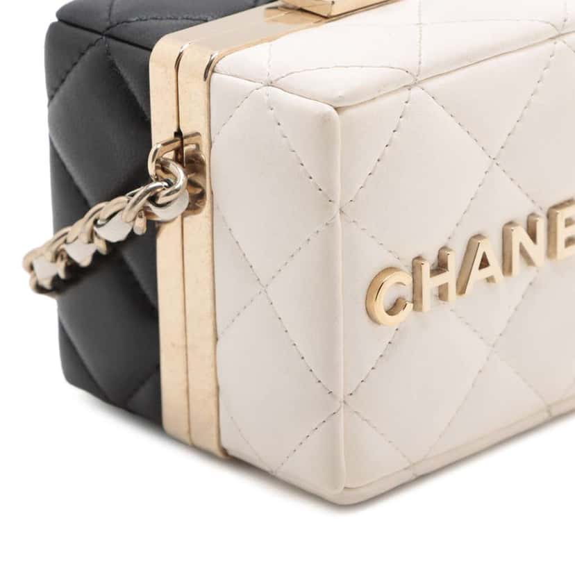 Chanel Bicolor Quilted Lambskin Cube Clutch with Chain White Leather Good condition - Box View