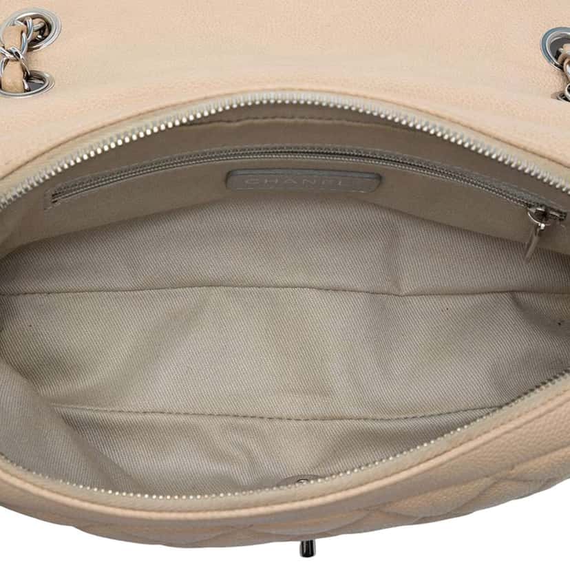 Chanel Medium Quilted Caviar Easy Flap Brown Leather Good condition - Model View
