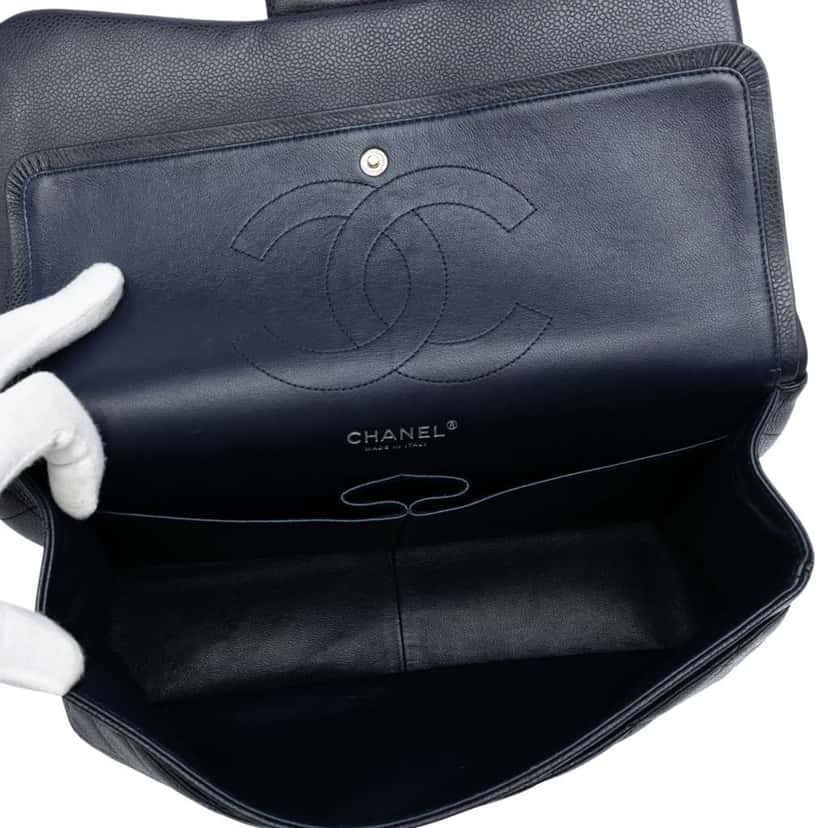 Chanel Jumbo Classic Caviar Double Flap Blue Leather Good condition - Model View