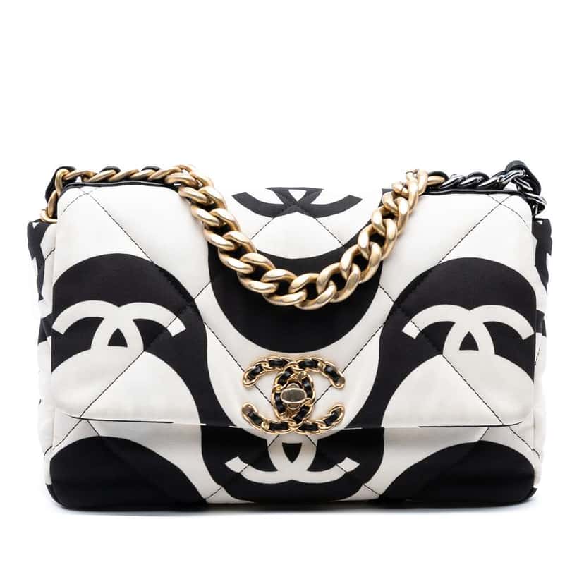 Chanel Medium Printed Silk 19 Flap White Silk Good condition - Front View